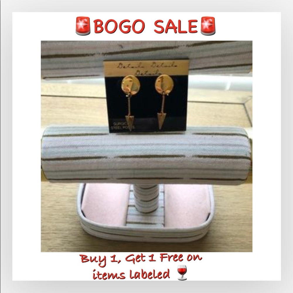 🍷BOGO SALE Stylish Statement Earrings!